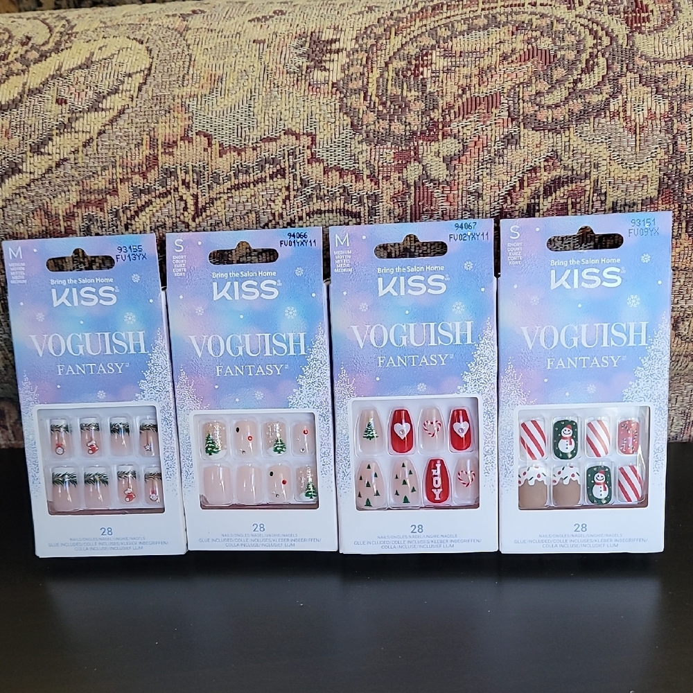 4 Kiss Voguish Fantasy Holiday Glue On Nails Christmas Snowmen Tree New 🌲☃️❄️
